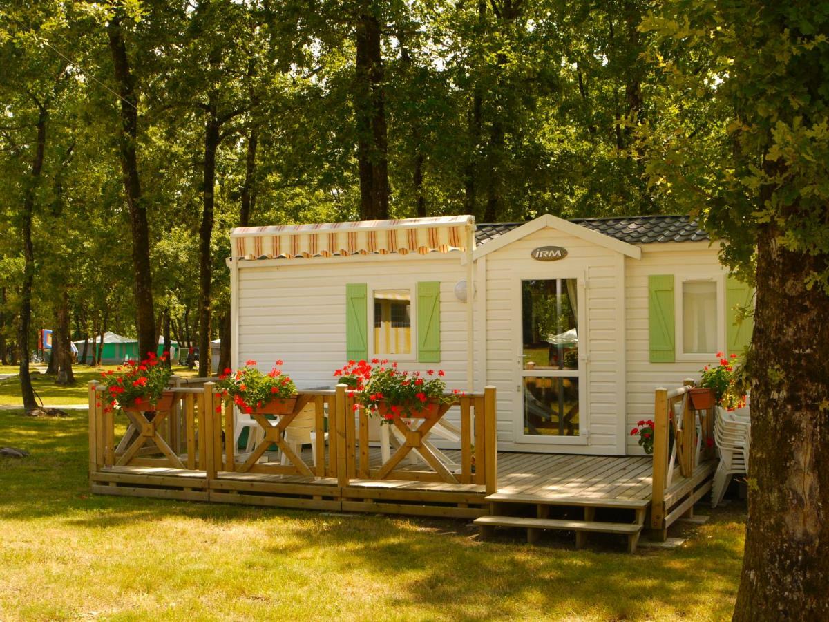Hotel Camping Les Petites Minaudieres Saint-Sauveur  Exterior foto